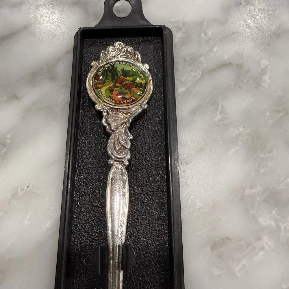 Butchart Gardens Victoria Canada Souvenir Spoon‎ Vintage Silver Tone New Zealand